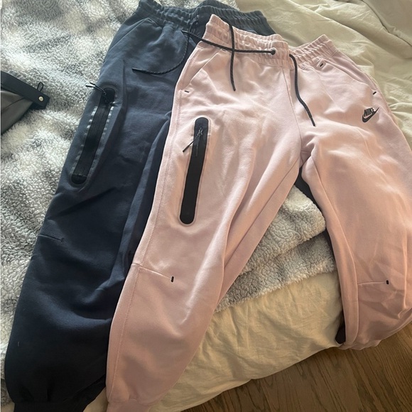 Nike Tech Joggers - Picture 1 of 1